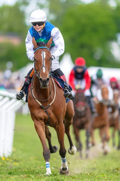 Stockholm Švédsko Června 2022 Racinghorse Jockeys Out Curve Nationaldagsgaloppen Stockholm — Stock fotografie