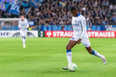 STOCKHOLM, SwEDEN - OCT 13 2022: DjurGardens IF (DIF) - UEFA Avrupa Konferans Ligi 'nde KAA Gent' e karşı Stockholm 'deki Tele2 arenasında. Son sonuç 4-1