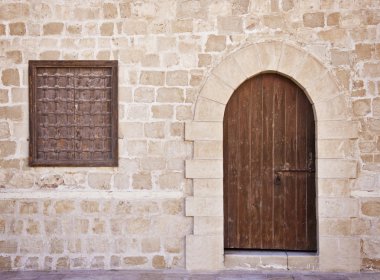 Eski kapı ve pencere