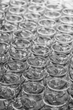 Dikey içecek gözlük modeli