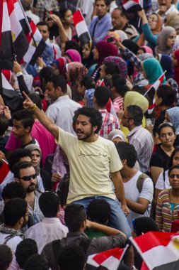 Mısırlı aktivist Müslüman Kardeşler karşı protesto