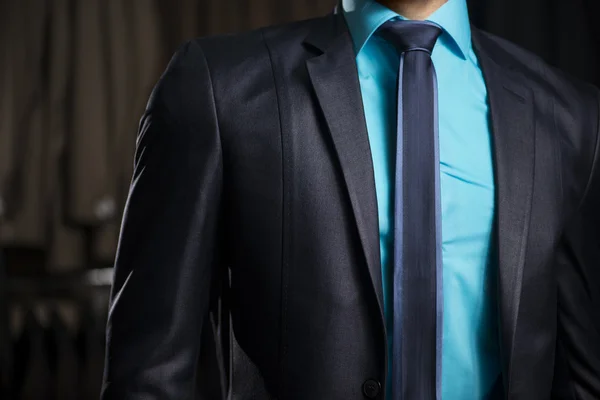 Uomo in elegante abito da uomo d'affari — Foto Stock