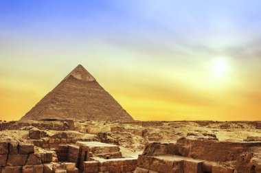gün batımında Giza Piramidi