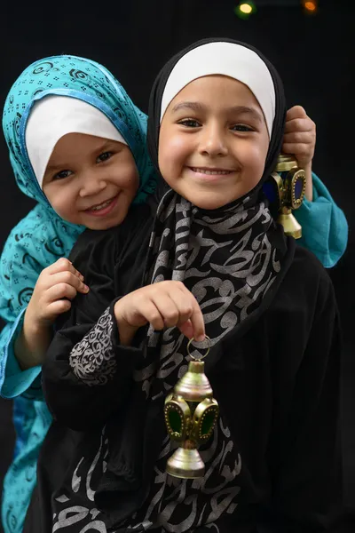 Happy Young Muslim Girls with Ramadan Lantern — Fotografie, imagine de stoc