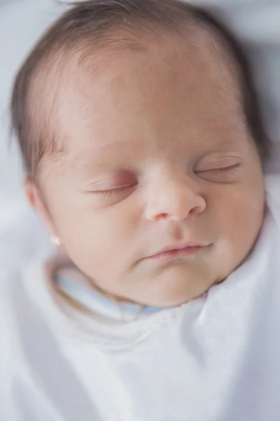 Pasgeboren baby meisje gezicht — Stockfoto