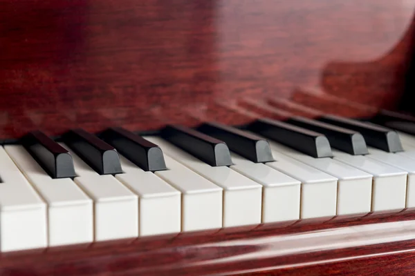 Primo piano della tastiera del pianoforte — Foto Stock