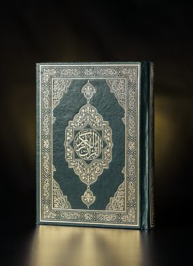 kapalı quran kutsal kitap