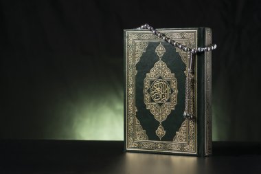 İslam kutsal kitap ve subha
