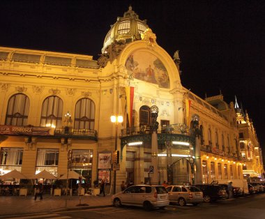 Gece Prag'da: Belediye Binası