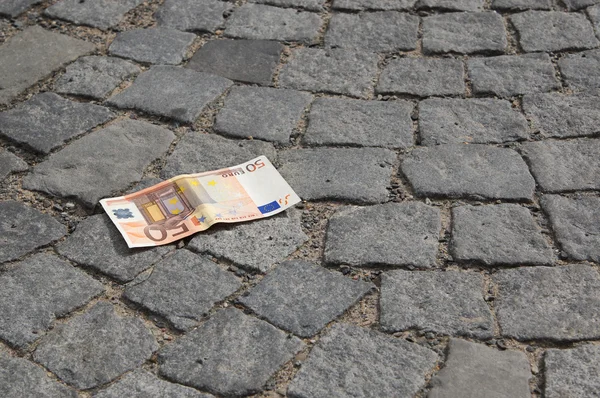 Lost cash banknote