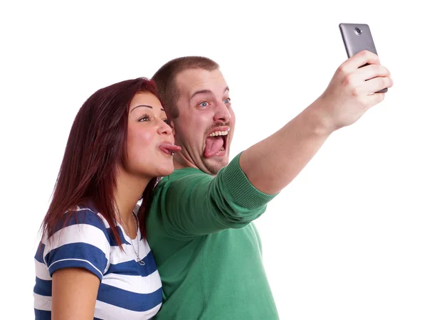 Genç çift selfie çekiyor.