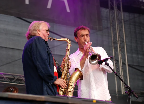 Klaus doldinger voert met hubert von goisern op de euro linz — Stockfoto