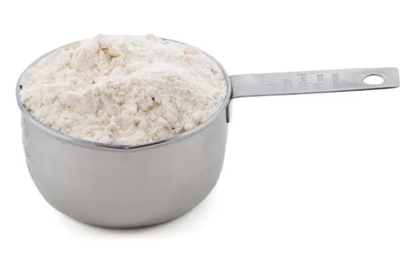 プレーンまたはすべての目的小麦粉カップ測定で提示 — ストック写真