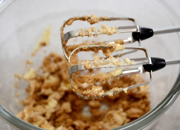 Butter und Zucker zusammen cremen — Stockfoto