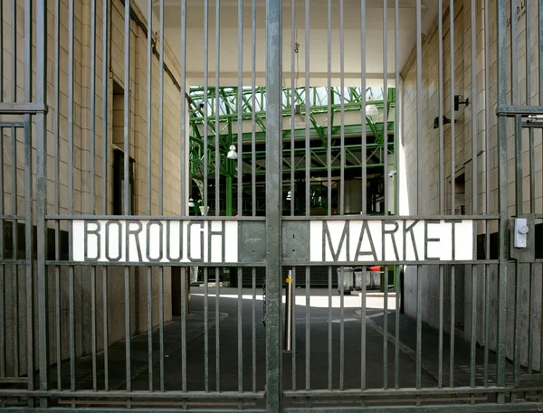 Borough market kapılarını halka kapalı — Stok fotoğraf