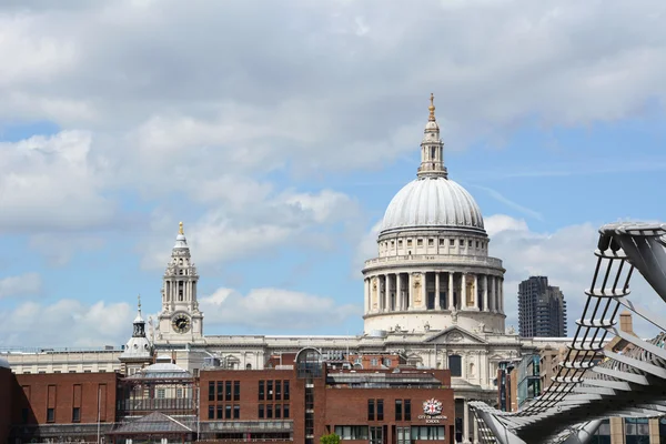 St Paul's Cathedral and City of London School seen from South Ba — Stock Photo, Image
