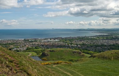 holyrood Park Hill göster