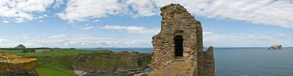 The view from the wall of Tantallon Castle — Stock Photo, Image