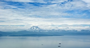 avacha bay ve viluchinsky volkan