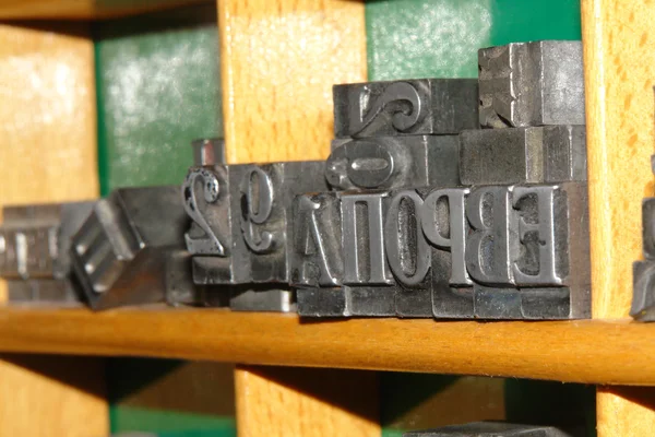 Старі типографічні літери — стокове фото