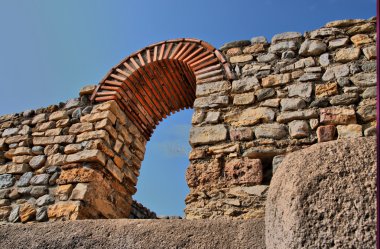 Antik kentin kalıntıları