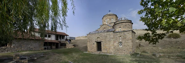 Vecchia chiesa e monastero panorama — Foto Stock