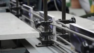 HD vinç vurdu, ofset baskı makinesi closeup basın