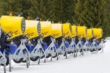 Modern sarı topları