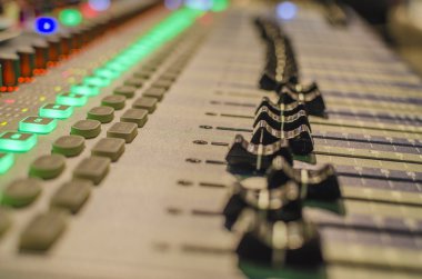 ses karıştırıcı