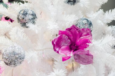 Süslü Noel ağacı