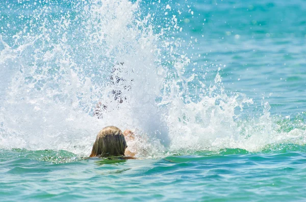 Plavec dospívající dívka — Stock fotografie