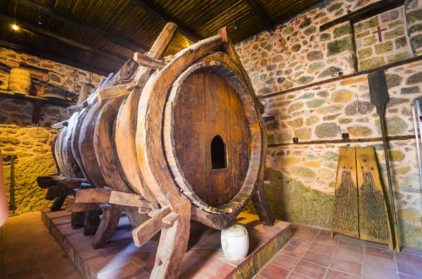 Old ancient oak wooden barrel — Stock Photo, Image