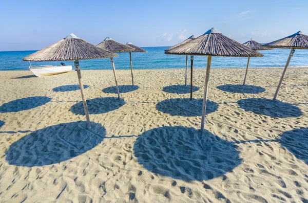 Beach straw umbrella — Stock Photo, Image