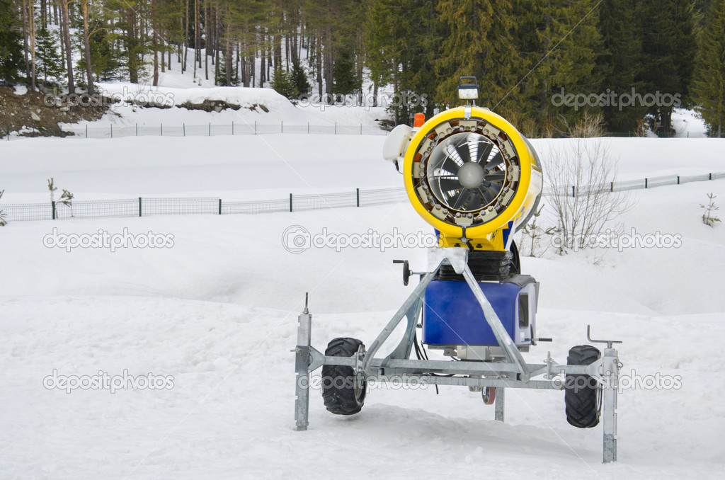 Snow making machine Stock Photo by ©zefart 48242827
