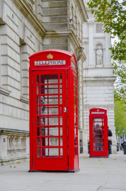 iki kırmızı telefon kutuları westminister Square Londra, Birleşik Krallık