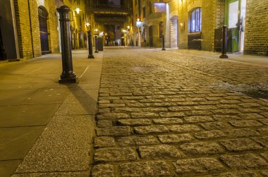 london'ın karanlık sokakta
