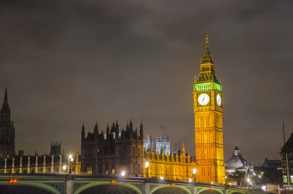 Big Ben y House of Parlament en Londres, Inglaterra — Foto de Stock