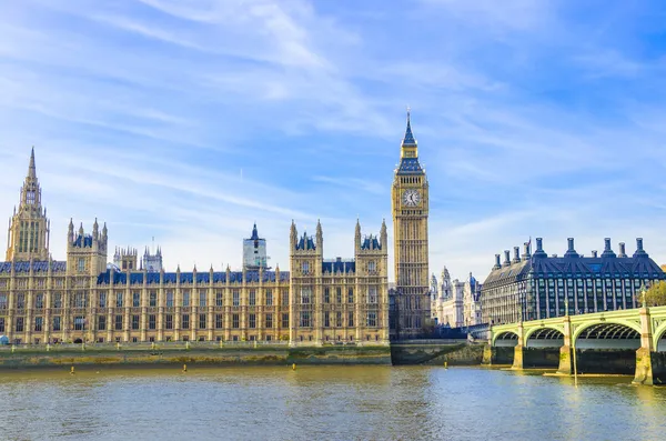 Big ben en de huizen van het Parlement in Londen — Stockfoto