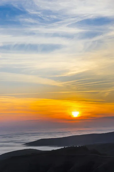 Sonnenuntergang in den Bergen — Stockfoto