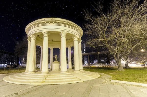 Monumento romántico de mármol Skopje — Foto de Stock