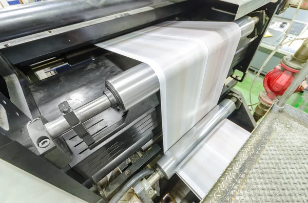 Большой офсетный печатный станок — стоковое фото