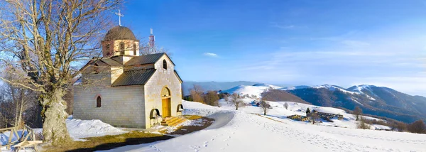 Církevní pano na vrcholu hory — Stock fotografie