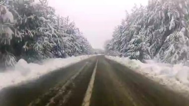 dağ kırsal bir yolda sürüş