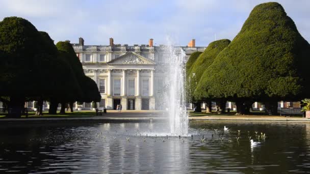 Hampton court palace στο Λονδίνο — Αρχείο Βίντεο