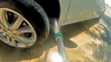 çalışan çamaşır araba