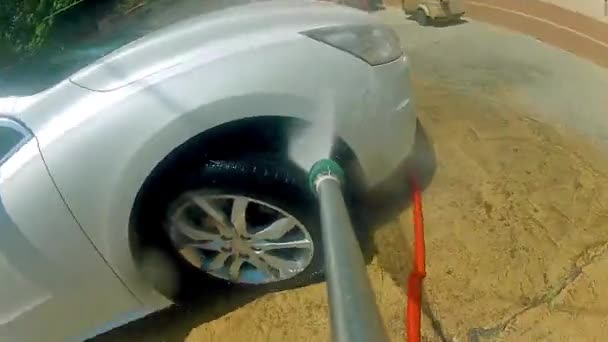 Εργαζόμενος πλύσιμο αυτοκινήτων — Αρχείο Βίντεο