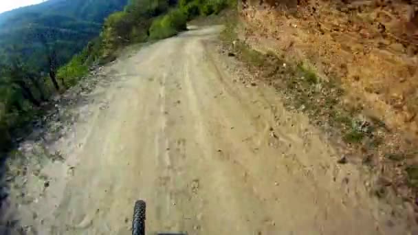 Veloce ciclista mooving a gara di sport estremi — Video Stock