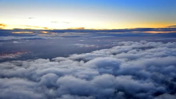 Luchtfoto over europa bij zonsopgang — Stockvideo