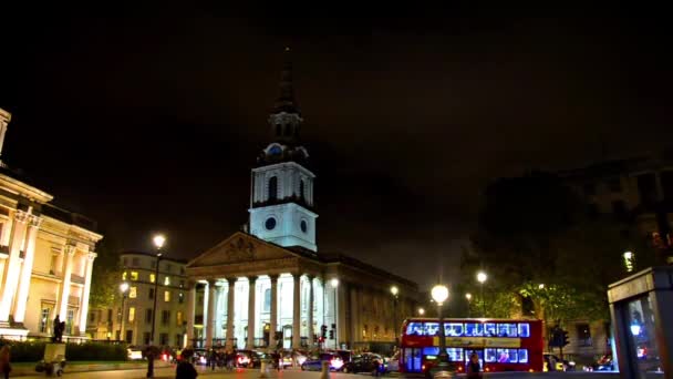 Trafalgar Square in London — Stockvideo