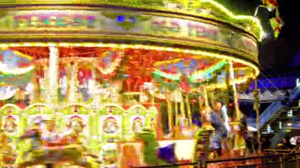 Bir sirk carousel eğlence — Stok video